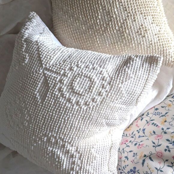 Vintage Hobnail Throw Pillow - Picture 3 of 4